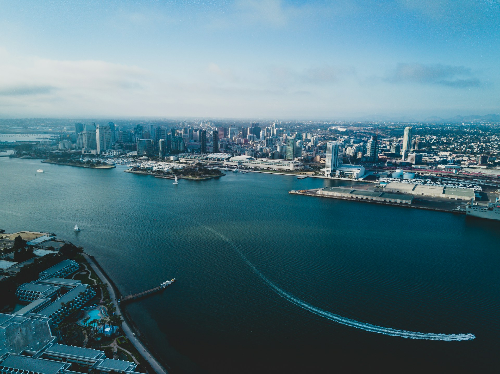 daniel guerra RQF6bbS4shw unsplash 1